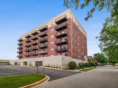 1650 Riverwoods Dr Unit 402
