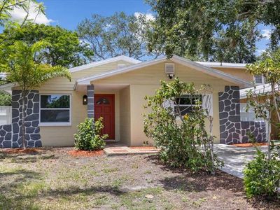 5611 Burlington Ave N