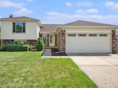 13732 Brunswick Dr