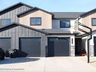 1190 39th Ave W