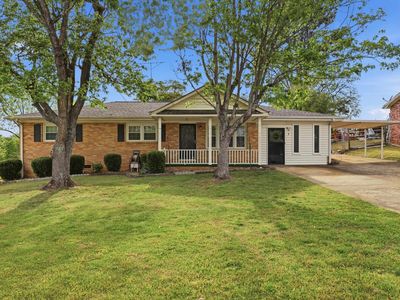 8 Woodridge Dr