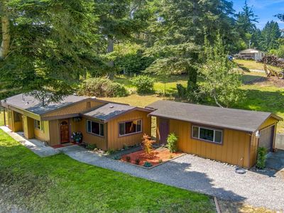 2648 Hillcrest Dr