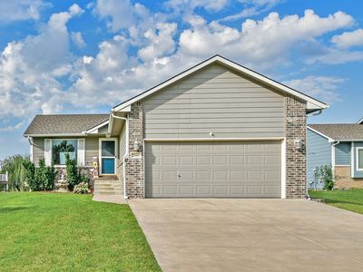 2103 W Schoolhouse St