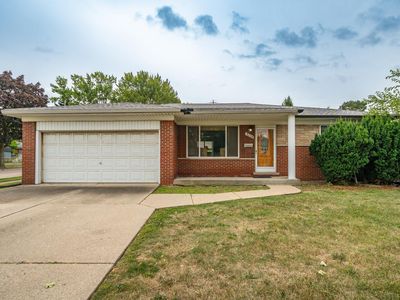 8386 Potomac Ave
