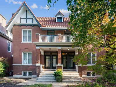 2157 Russell Blvd
