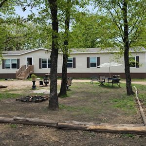 152 Lake Shadows Cir