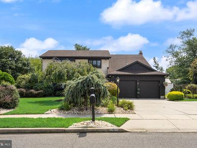 5 Chateau Dr