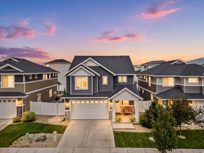 132 E Crown Point Dr