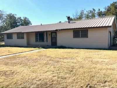 Property at 1111 N Reynolds Ave, Throckmorton, TX