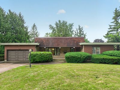 100 Forsythe Ln
