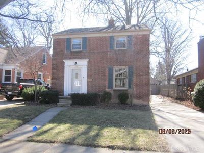 Property at 1741 Brys Dr, Grosse Pointe Woods, MI