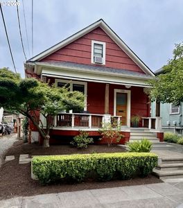 Property at 1124 SE 35th Ave, Portland, OR