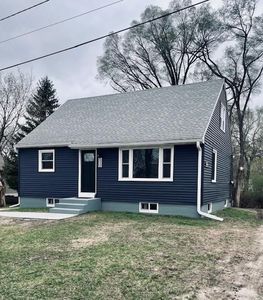 2115 E River Rd NE