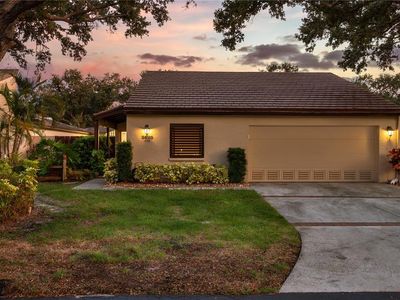 3825 Glen Oaks Manor Dr