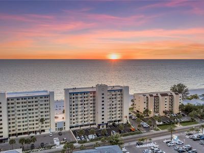 20002 Gulf Blvd APT 2705