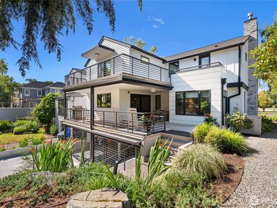 1633 E Calhoun Street