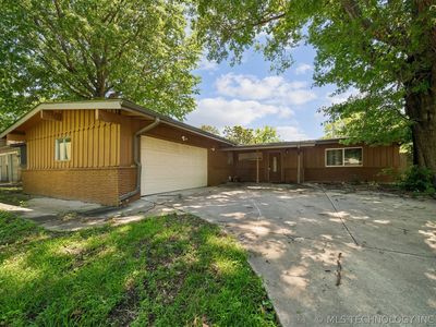 2507 E Sidney Ave