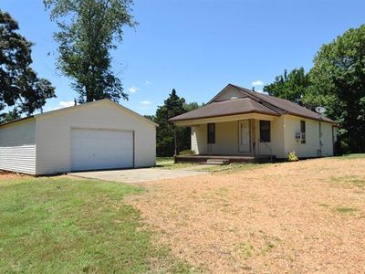 648 S County Line Rd