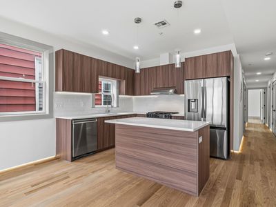 161 Woodlawn Ave #2