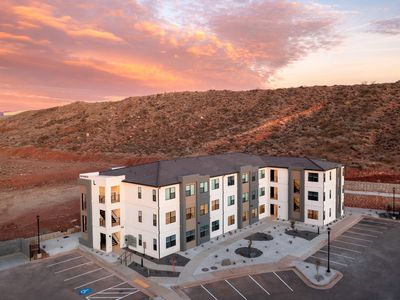 226 N Cliffside Dr #L-300