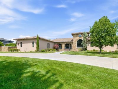 2511 E Flint Hills National Pkwy