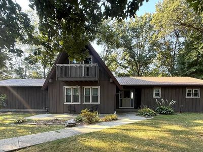 3 Esther Rd
