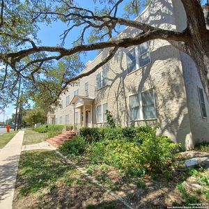 127 W MAGNOLIA AVE