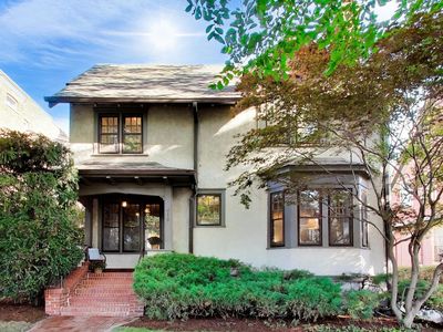 419 Greenwood St