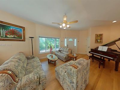 688 Rhododendron Dr