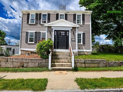 16 Middle St