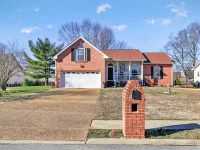 105 Hunterwood Dr