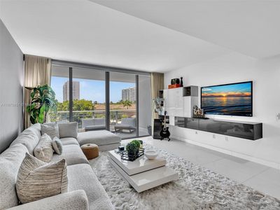 2950 NE 188th St APT 312