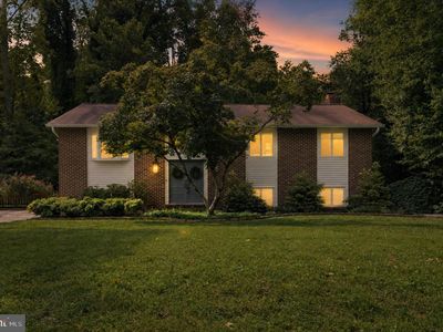 870 Twin Harbor Dr