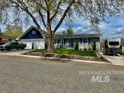 1102 Marvin Ln