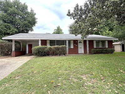 818 Martha Ln