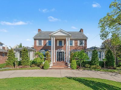 23 Center Dr