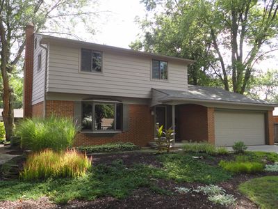 674 Canterbury Dr