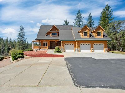 717 Swanson Ln