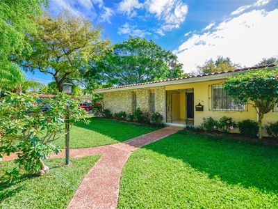 1101 Capri St