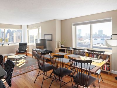 8-12 Museum Way UNIT 1522