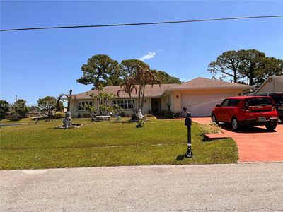 1637 SW Taurus Ln
