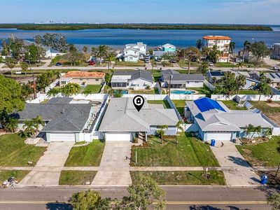 6025 Venetian Blvd NE