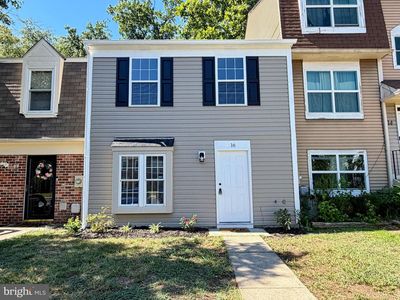 16 Chinaberry Ln