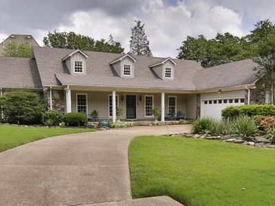 2848 Old Elm Ln