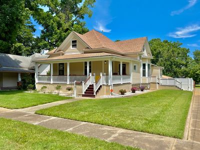 Property at 824 S Central Ave, Chanute, KS