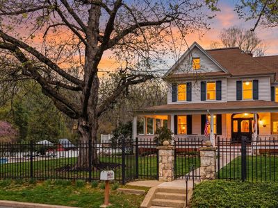 2 Waugh Ave