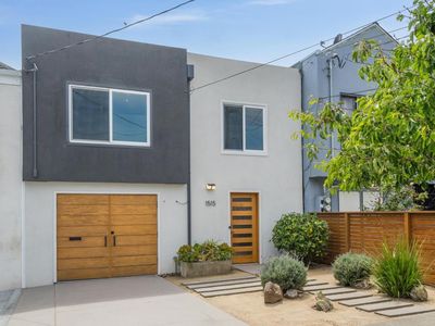 1515 Van Dyke Ave