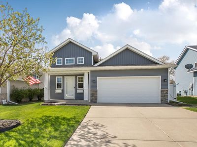 1136 Orchid Dr NE