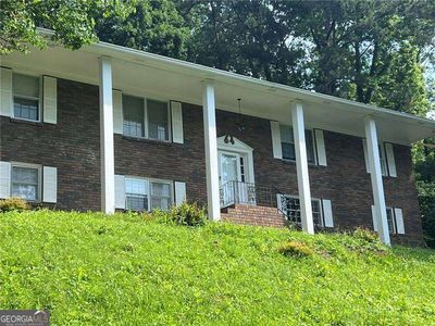 279 Heck Rd NE