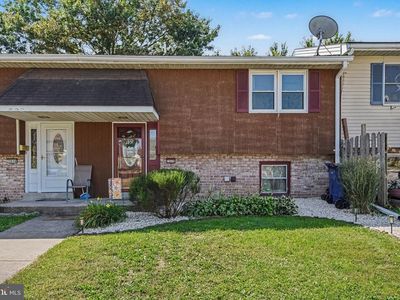 2078 Lexington Ave